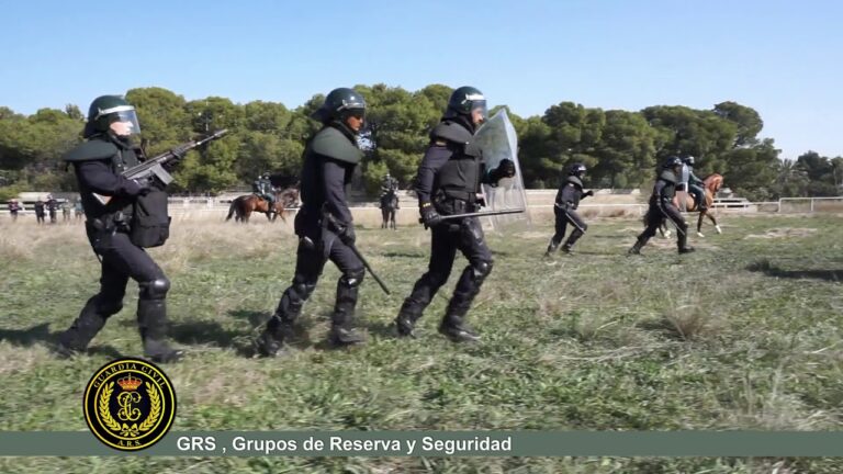 La Guardia Civil: Protegiendo y Sirviendo a España
